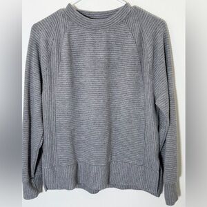 Simply Vera Vera Wang Women's Gray Ribbed Crewneck Sweater